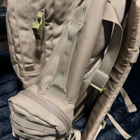 Condor backpack - Picture 4 of 11